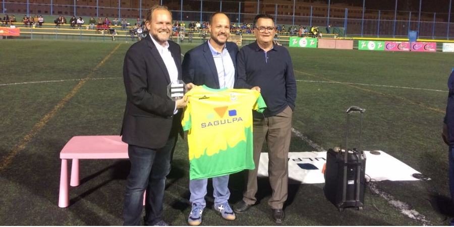 La AD Barrio Atlántico estrena equipación con la imagen de SAGULPA