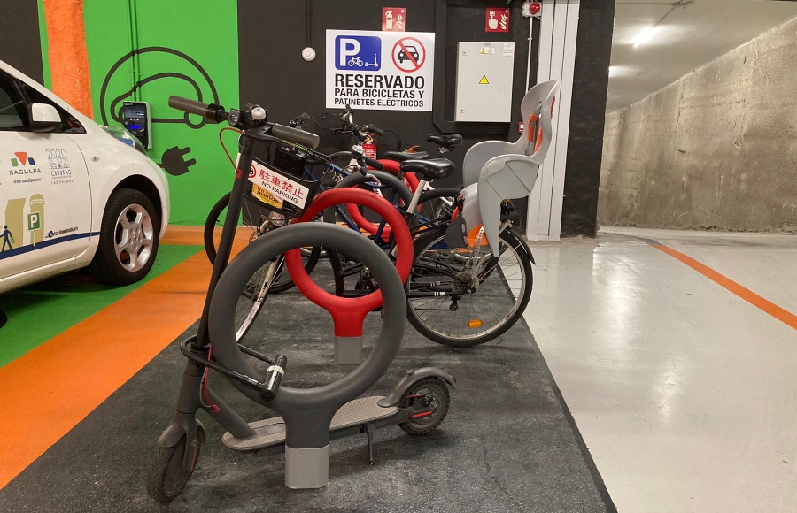 Sagulpa estrena parkings para bicis y patinetas en San Bernardo y Metropol