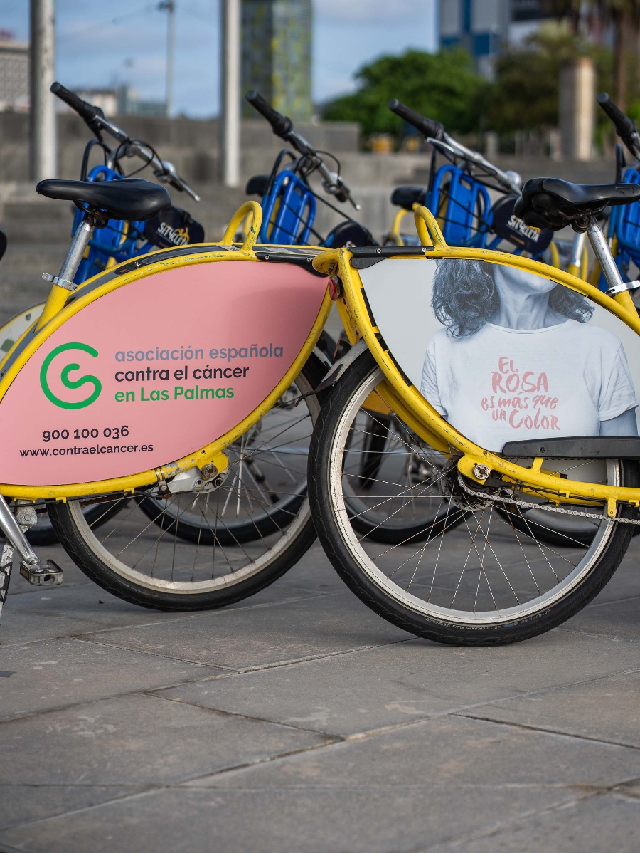 El rosa de la Asociación Española Contra el Cáncer se sube a la Sítycleta
