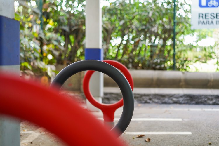 Sagulpa estrena parkings para bicis y patinetas en San Bernardo y Metropol