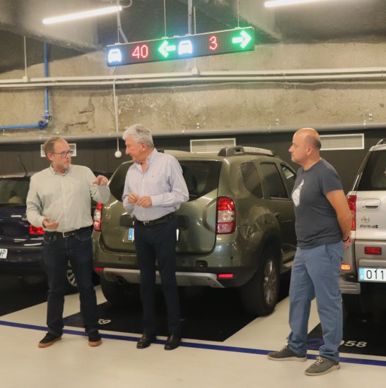 San Bernardo activa el sistema de guiado de plazas inteligente 