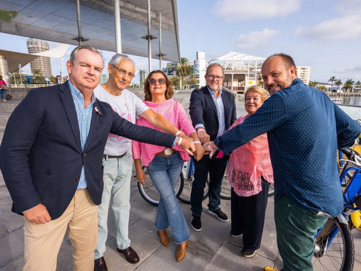 El rosa de la Asociación Española Contra el Cáncer se sube a la Sítycleta