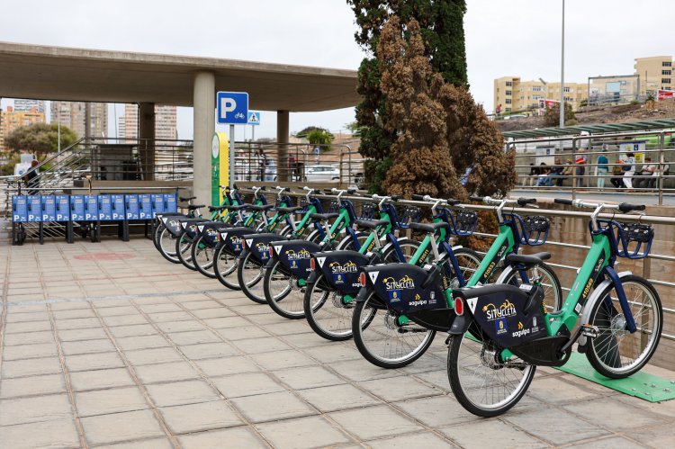 Sagulpa da un paso más en la conexión de la zona alta y la ciudad baja, con la inauguración de una nueva estación en el Hospital de Gran Canaria Dr. Negrín